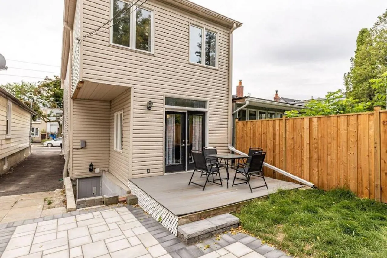 3Br Casa Close To Woodbine Beach With Deck Area And Wfh Toronto Canada