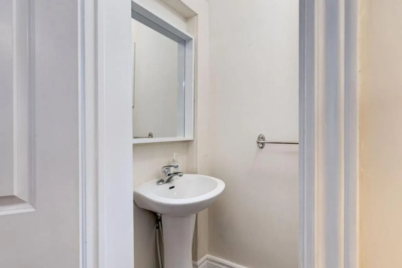 3Br Casa Close To Woodbine Beach With Deck Area And Wfh Toronto Holiday home