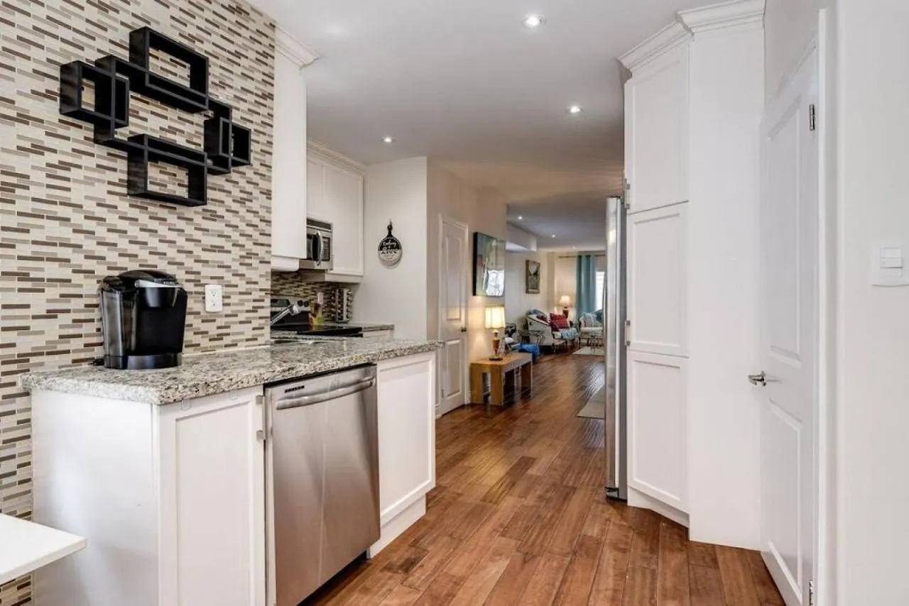 3Br Casa Close To Woodbine Beach With Deck Area And Wfh Toronto 0*,  Canada